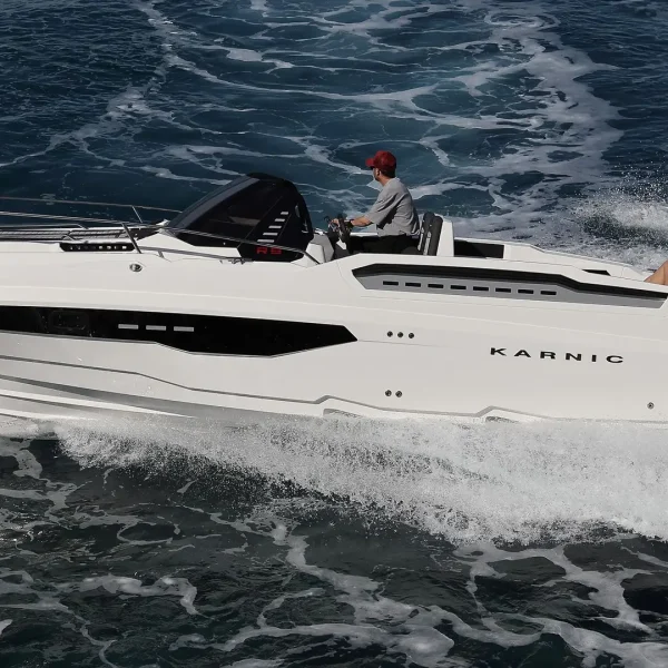Karnic R8-S (1)