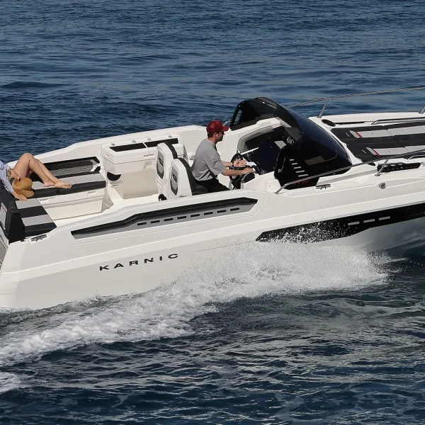 Karnic R8-S (21)