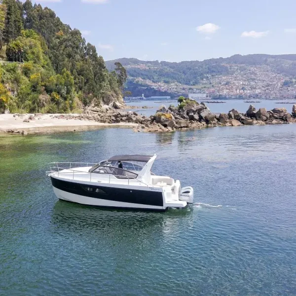 Rodman Spirit 31 Open Outboard 10